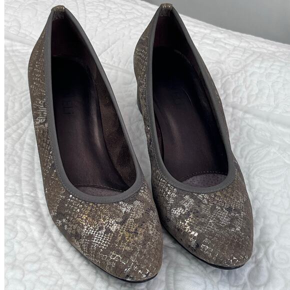 Vaneli Women's Size 7N Copper/Silver Suede Snake Skin Print Slip On Heels - Picture 1 of 11